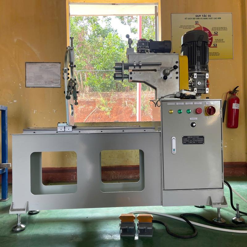 Máy là miệng ống thép