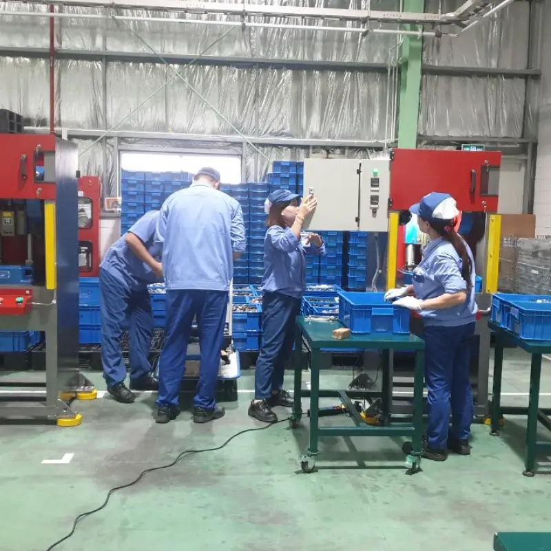 Máy đột cóc