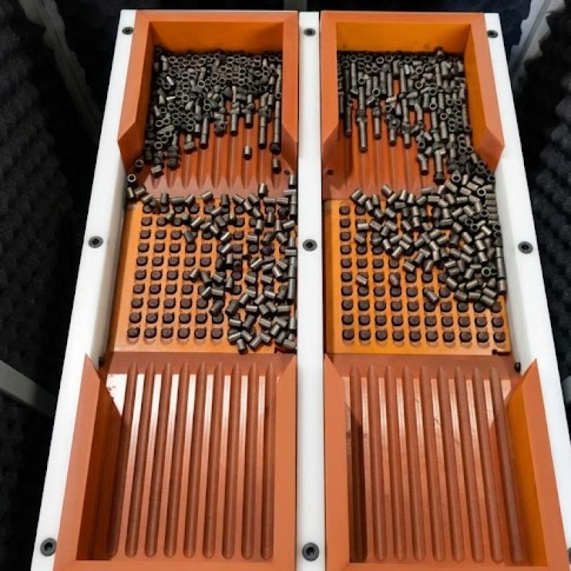 Máy nạp phôi Jig tự động
