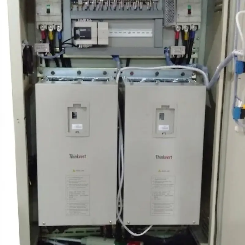 Tủ điều khiển và động lực